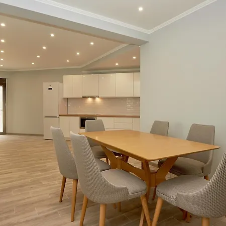 Sunbreeze Delux Villa